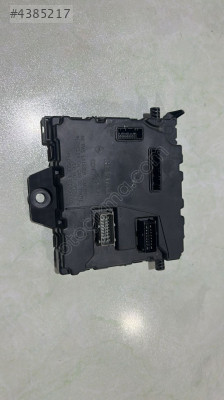 8201077405 RENAULT KANGOO 3 1.5 DİZEL ÖNDEN MARŞLI BCM BEYNİ