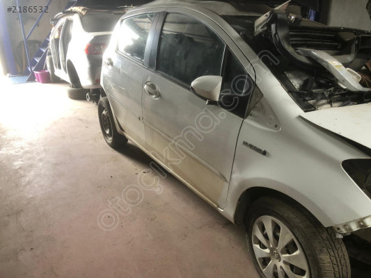 TOYOTA YARİS ÇIKMA KAPI ve TÜM PARÇALARI...MİL OTO