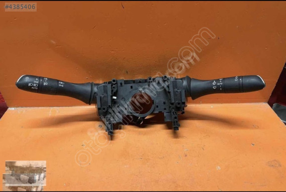 RENAULT TALİSMAN SİNYAL SİLECEK KOLU ORJİNAL SIFIR