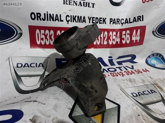 Ford Focus 1 motor takozu