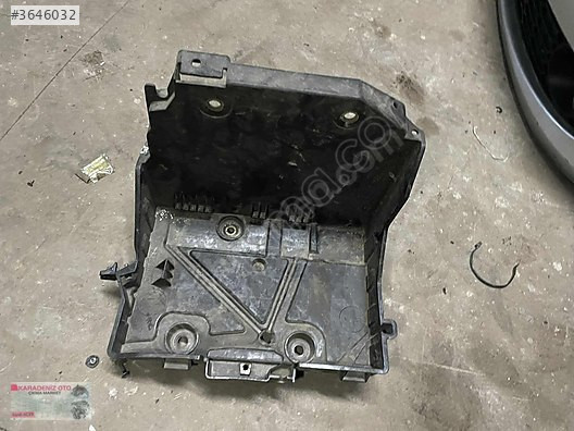RENAULT KANGO 3 AKÜ ALT PLASTİĞİ ORİJİNAL...
