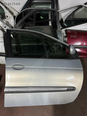 Renault Scenic Sağ Ön Kapı - Mert Oto Çıkma Parçalar