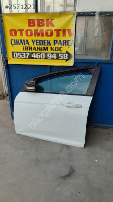 ford focus çıkma sol ön kapı az hasarlı