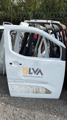 PEUGEOT PARTNER SAĞ ÖN KAPI ÇIKMA ORİJİNAL