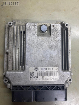 03C 906 032 H 0261 201 541 VW GOLF  MOTOR BEYNİ
