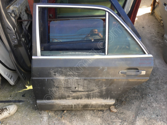 Mercedes w126 Kasa Sol Arka Kapı Döşemesi Kelebek Camı