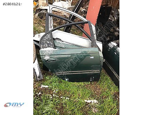 1999 - 2002 TOYOTA AVENSIS SAĞ ARKA KAPI HATASIZ