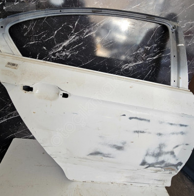 VOLKSWAGEN PASSAT SAĞ ARKA KAPI