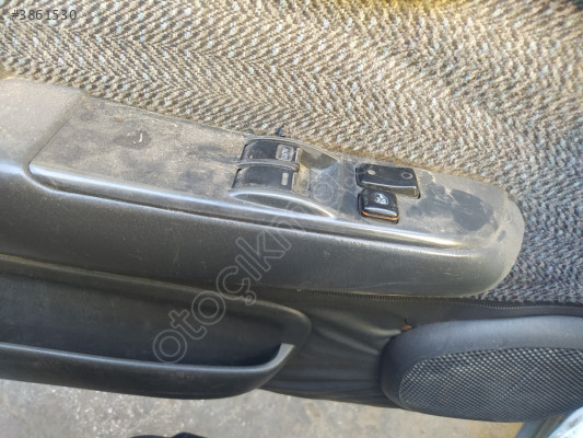 ÇIKMA TOYOTA COROLLA 101 EFSANE KASA SOL ÖN CAM DÜĞMESİ