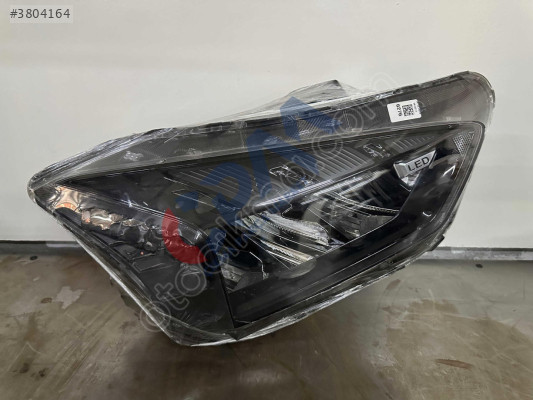 HYUNDAİ BAYON SAĞ ÖN FAR