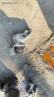 RENAULT TRAFİC4 MOTOR KULAĞI OTO FEDAİ