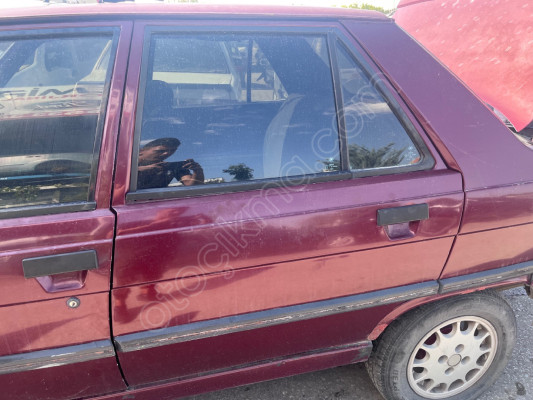 Renault R9 sol arka kapı
