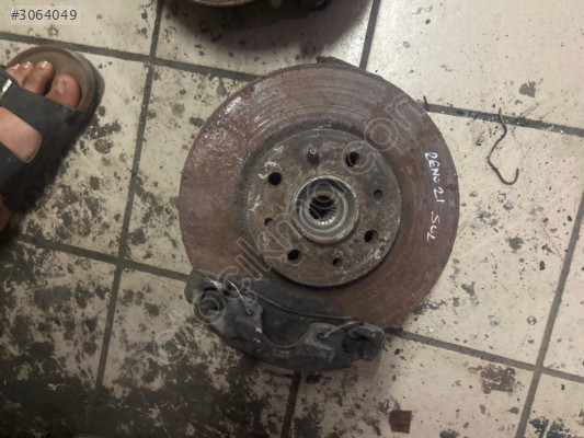 Renault 21 sol taşıyıcı dolu