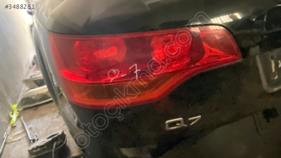 AUDİ Q7 SOL STOP ÇIKMA