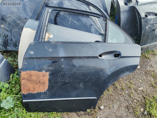 MERCEDES E SERİSİ W212 SOL ARKA KAPI