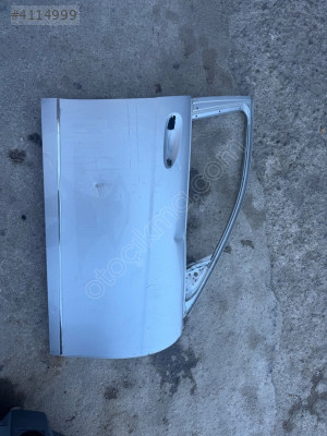 W204 Sağ ön kapı orjinal