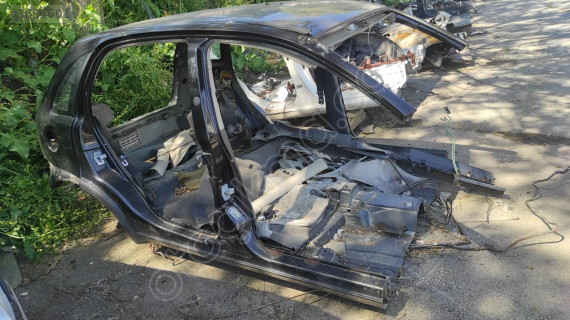 OPEL CORSA C SAĞ ARKA ÇAMURLUK