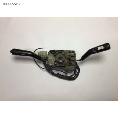 Mitsubishi Pajero Far Sinyal Kolu