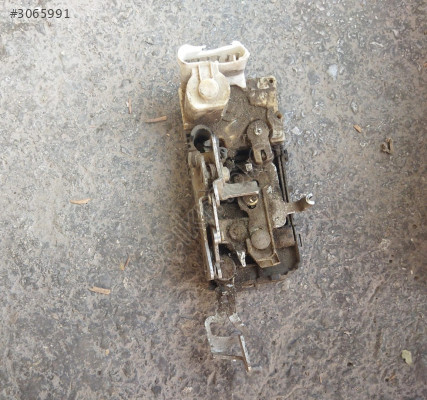 Fiat Siena sağ ön kapı kilidi
