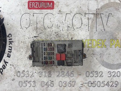 46812228-46552681 FİAT DOBLO 1.9 Düz Orijinal Sigorta Kutusu