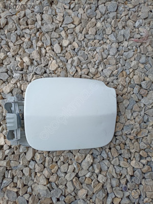 Dacia Duster depo kapağı