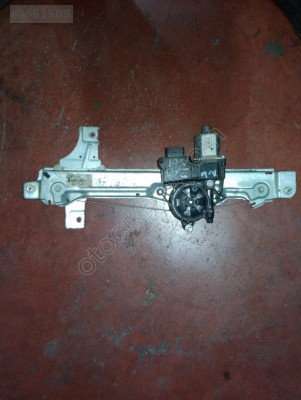 Peugeot 208 çıkma sol arka cam kirkosu