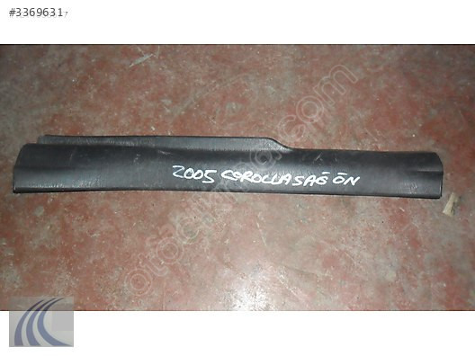 TOYOTA COROLLA 2003 ÇIKMA SAĞ ARKA MARŞBEL PLASTİĞİ