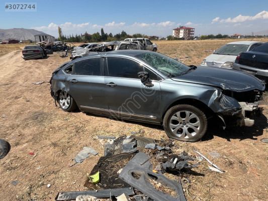 Citroen C5.  Sağ ön kapı