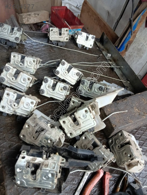 Renault kılio sag sol kapi kilitleri 800