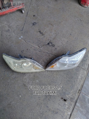 FORD FOCUS 2.5 SAĞ VE SOL FAR TAKIMI AZ HASARLI 2008-2011