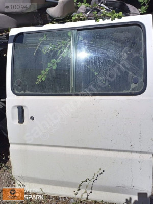MİTSUBİSHİ L300 SOL ARKA SÜRGÜLÜ KAPI 