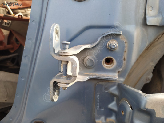 ÇIKMA FORD CONNECT SAĞ ÖN KAPI MENTEŞESİ ALT