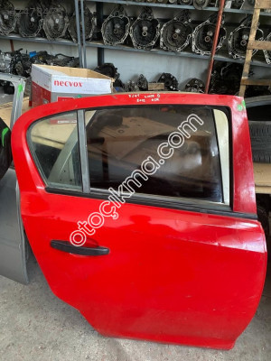 OPEL CORSA D SAĞ ARKA KAPI KIRMIZI