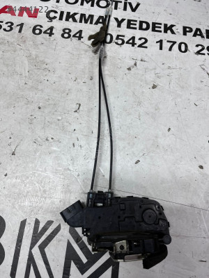 nissan x-trail t31 sağ sol arka kapı kilidi