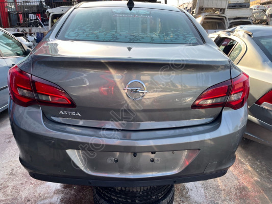 OPEL ASTRA J SEDAN ARKA TAMPON ORİJİNAL GM