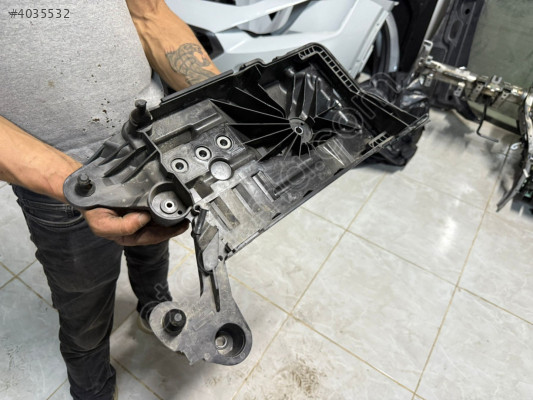 2021-25 CUPRA FORMENTOR AKÜ ALT SEHPASI BREKETİ ORJ ÇIKMA