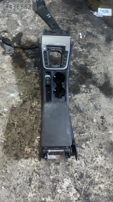 VOLKSWAGEN PASSAT B8 KONSOL