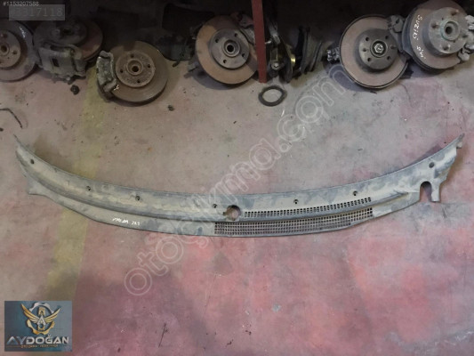 OTO CEM'DEN ÇIKMA MAZDA 323 ÖN CAM ALT IZGARASI
