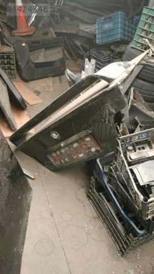 BMW E36 BAĞAJ KAPAĞI SİYAH RENK ÇIKMA ORJİNAL