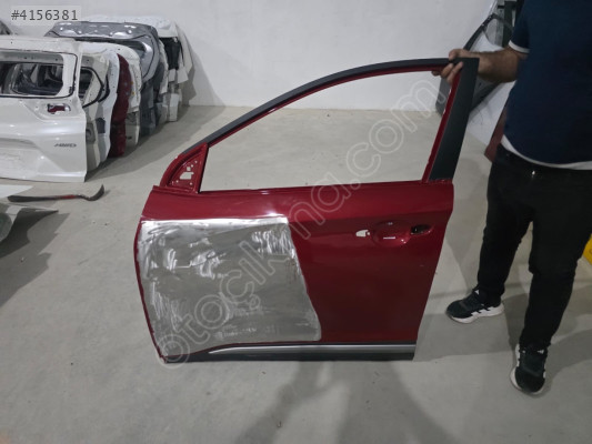 HYUNDAİ KONA KIRMIZI SOL ÖN KAPI ORJINAL