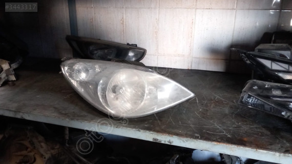 Hyundai i20 sağ ön far