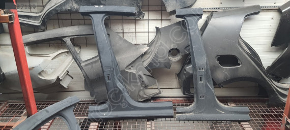 vw ğolf 8 sağ yan duvar sacı sefalılar oto cıkma