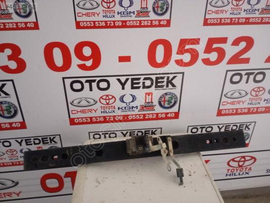 Toyota Hilux şanzıman traversi