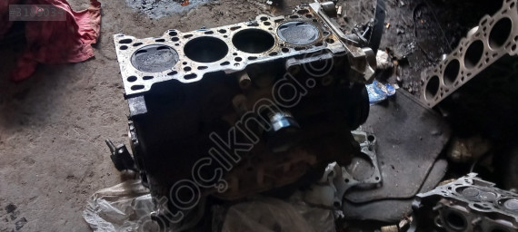 Çıkma mazda familia yarım motor