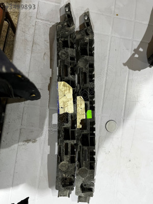 Skoda süper b sol arka tampon bıraketi