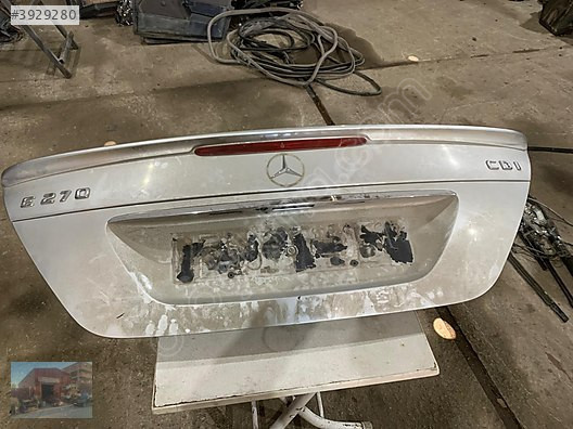 MERCEDES W211 E-SERİSİ ORJİNAL BAGAJ KAPAĞI