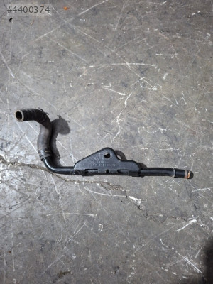 2H0121065AT AMAROK 2010 SOĞUTMA SIVISI  BORUSU