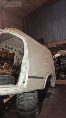 Ford Connect Sol Arka Çamurluk Yüksek Tavan