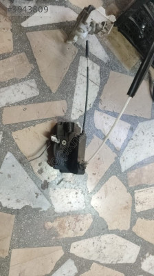 Opel Astra G Çıkma Ön Kapı Kilidi