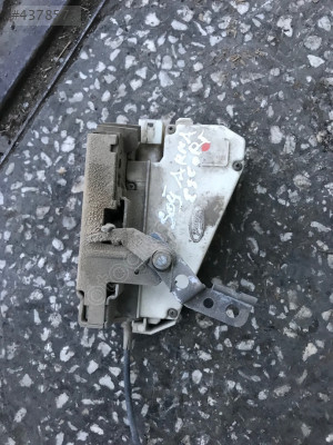 Ford escort sağ arka kapı kilidi
